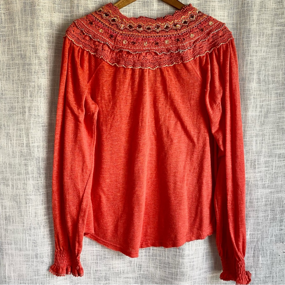Free People Crochet Coral Pink Long Sleeve Blouse Sz M - Picture 3 of 8